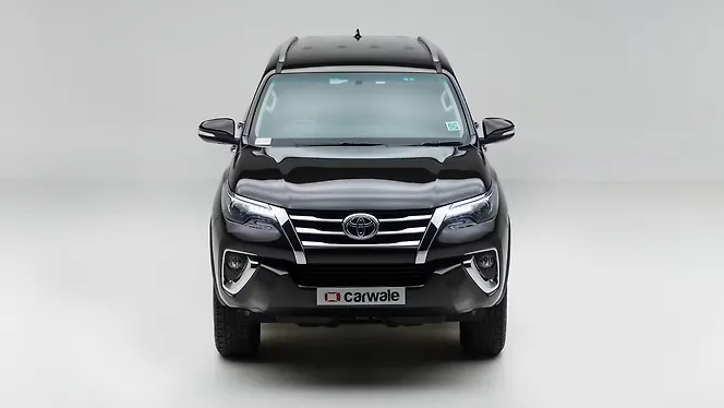 Toyota Fortuner [2016-2021] Front View