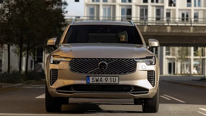 वॉल्वो XC90 सामने का दृश्य
