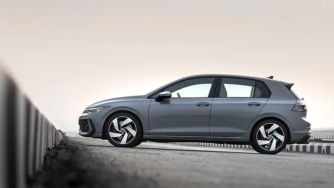 Volkswagen Golf GTI Right Side View