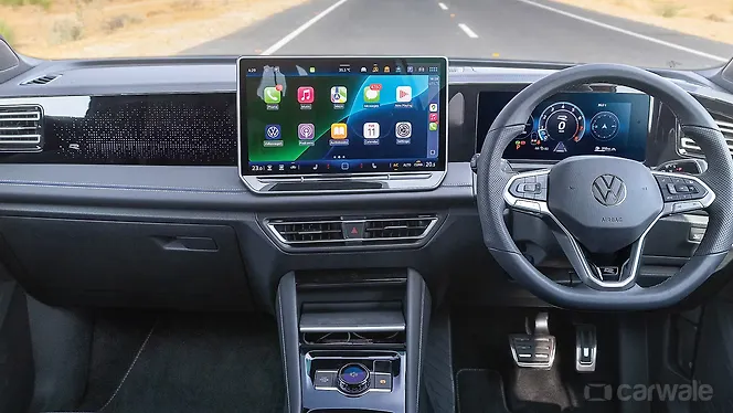 फ़ॉक्सवैगन टिग्वान R-लाइन डैशबोर्ड