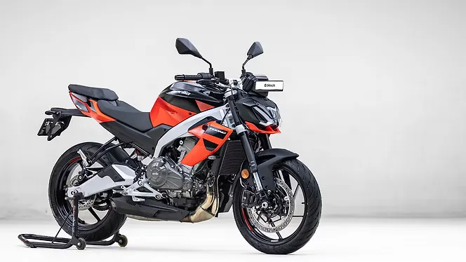 Aprilia Tuono 457 Right Front Three Quarter