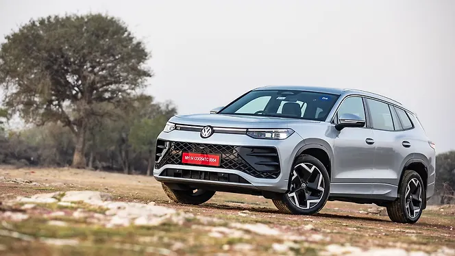 Volkswagen Tayron R-Line Left Front Three Quarter