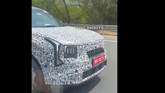 किआ नई सेल्टोस सामने का दृश्य