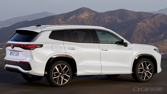 फ़ॉक्सवैगन Tayron R-Line राइट साइड का दृश्य