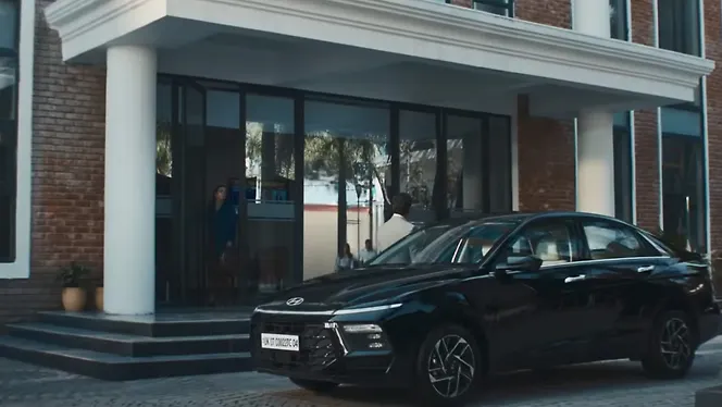 हुंडई वरना लेफ्ट फ्रंट थ्री क्वार्टर