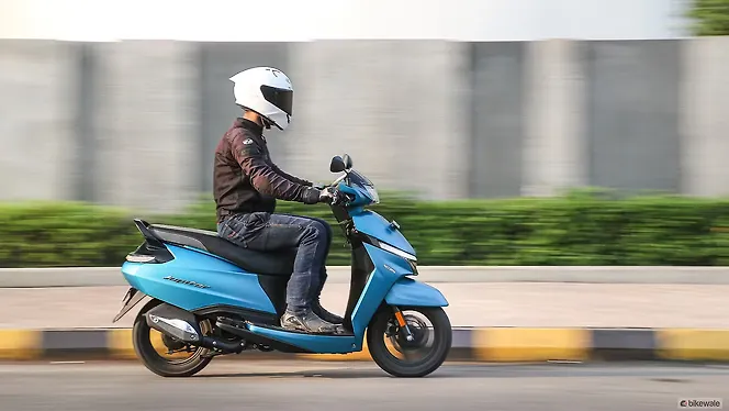 TVS Jupiter Electric Right Front Three Quarter