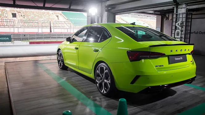 Skoda Octavia RS Left Rear Three Quarter