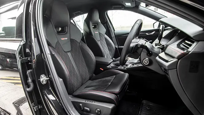 Skoda Octavia RS Front Row Seats