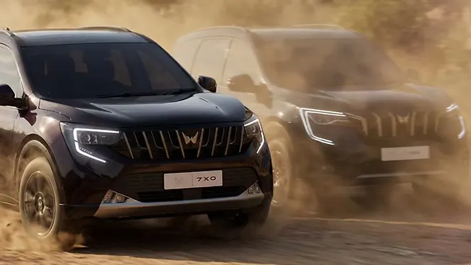 महिंद्रा XUV 7XO ठीक सामने तीन चौथाई