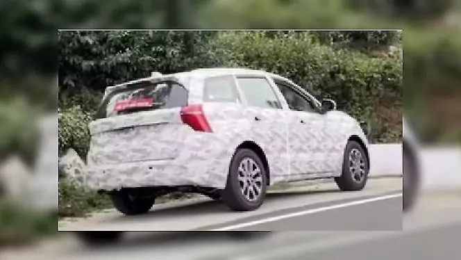 Mahindra XUV700 facelift Right Rear Three Quarter