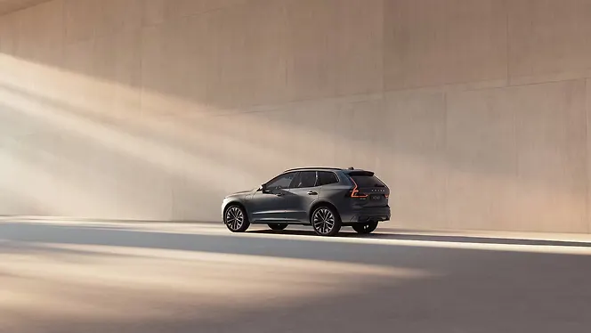 Volvo XC60 Left Side View