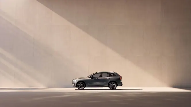 Volvo XC60 Left Side View