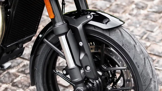 Triumph Thruxton 400 Front Suspension