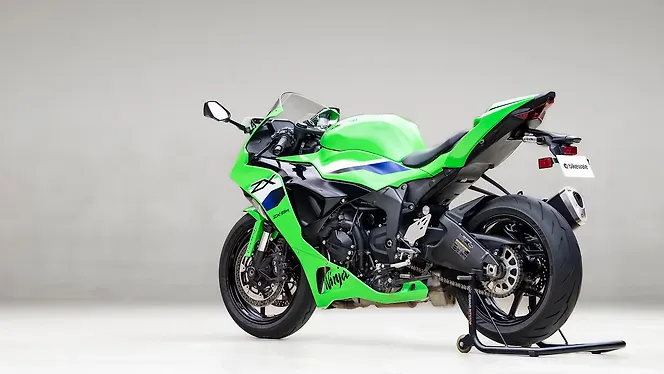 Kawasaki Ninja ZX-6R Left Rear Three Quarter