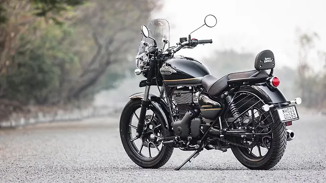 Royal Enfield Meteor 350 Left Rear Three Quarter