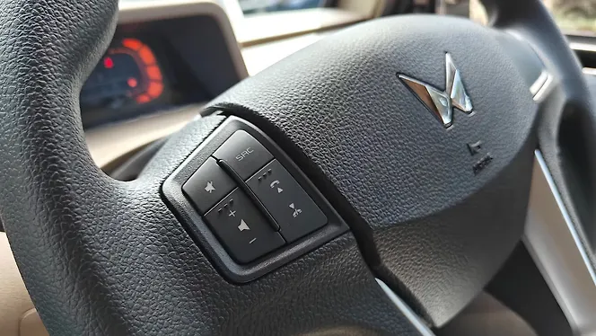 महिंद्रा बोलेरो स्टीयरिंग व्हील