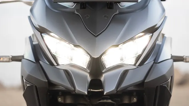 Kawasaki Versys 1100 Head Light