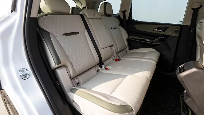 Mahindra XEV9S Second Row Seats