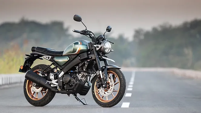 Yamaha XSR 155 Right Front Three Quarter
