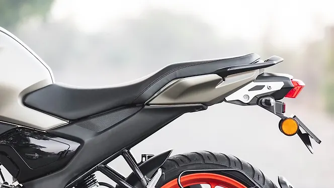Yamaha FZ Rave Seat