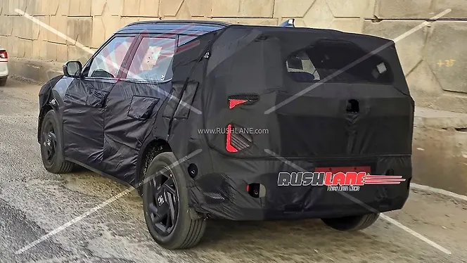 किआ नई सेल्टोस लेफ्ट रियर थ्री क्वार्टर