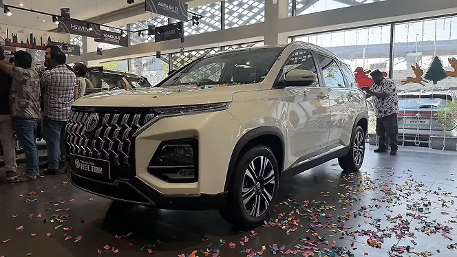 MG Hector Front View