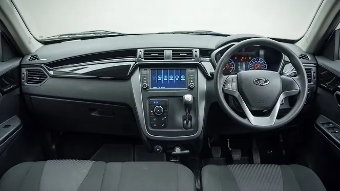 महिंद्रा KUV100 nxt  डैशबोर्ड