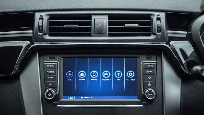 महिंद्रा KUV100 nxt  इंफोटेनमेंट सिस्टम