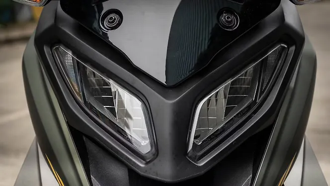 Hero Xoom 160 Head Light