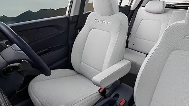 हुंडई एक्सटर फ्रंट रौ सीट्स