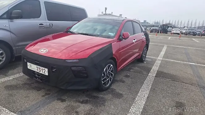 Hyundai Verna Facelift Left Front Three Quarter