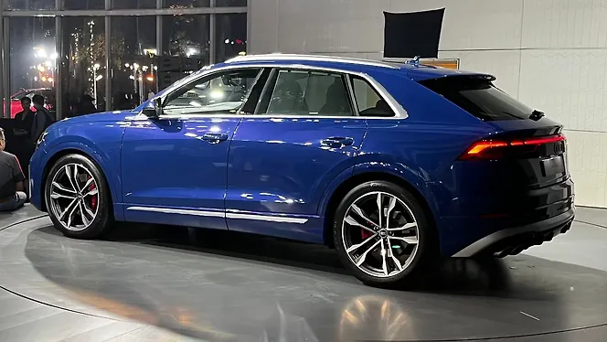 Audi SQ8 Left Rear Three Quarter