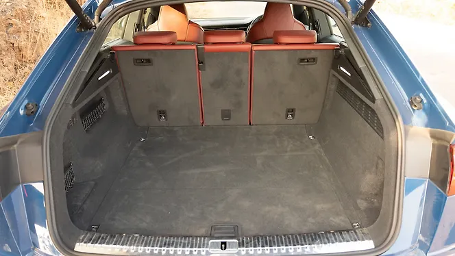 Audi SQ8 Bootspace
