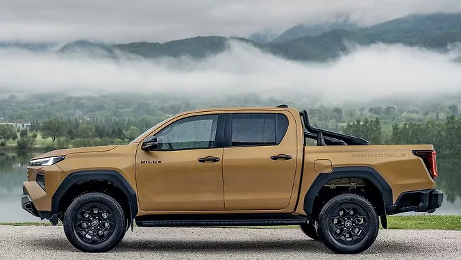 Toyota New Hilux Left Side View Toyota New Hilux Left Side View