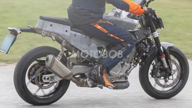 KTM 490 Duke Right Side View