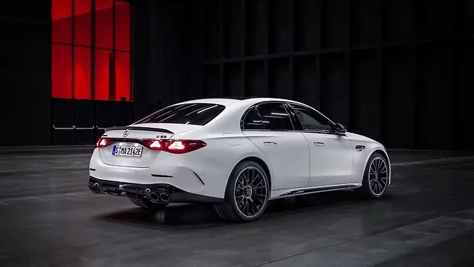 Mercedes-Benz AMG E53 PHEV Right Rear Three Quarter