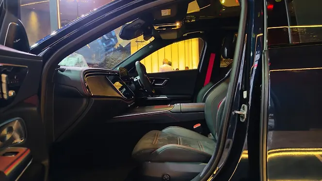 Mercedes-Benz AMG E53 PHEV Front Row Seats