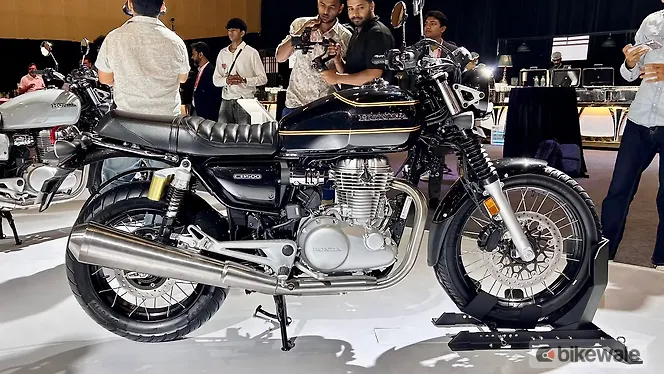 Honda CB500 Right Side View