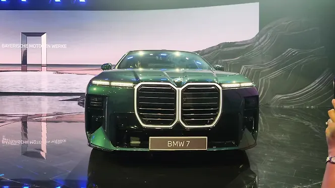 BMW 7 Series Front View