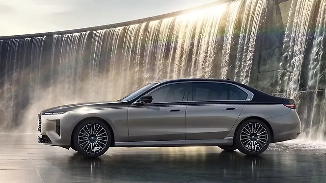BMW 7 Series Left Side View