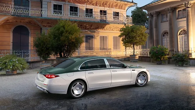 Mercedes-Benz Maybach S-Class Right Rear Three Quarter Mercedes-Benz Maybach S-Class Right Rear Three Quarter