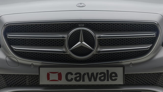 Mercedes-Benz CLS Polar White Metallic Colour - CarWale