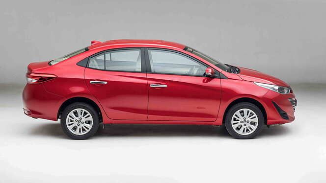 Toyota Yaris Colours in India (7 Colours) - CarWale