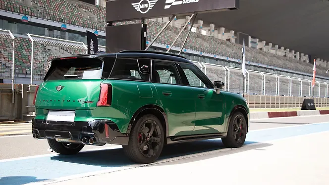 Mini Countryman Right Rear Three Quarter