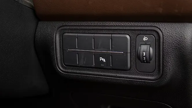 Mahindra Scorpio N Dashboard Switches