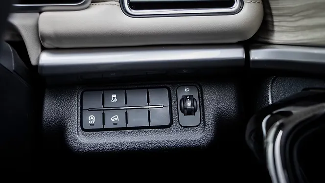 Mahindra Old Generation XUV700 Dashboard Switches
