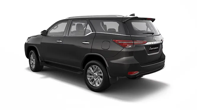 टोयोटा फ़ॉर्च्यूनर लेफ्ट रियर थ्री क्वार्टर