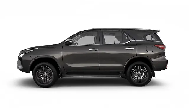 टोयोटा फ़ॉर्च्यूनर लेफ्ट साइड दृश्य