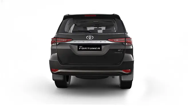 टोयोटा फ़ॉर्च्यूनर पीछे का व्यू