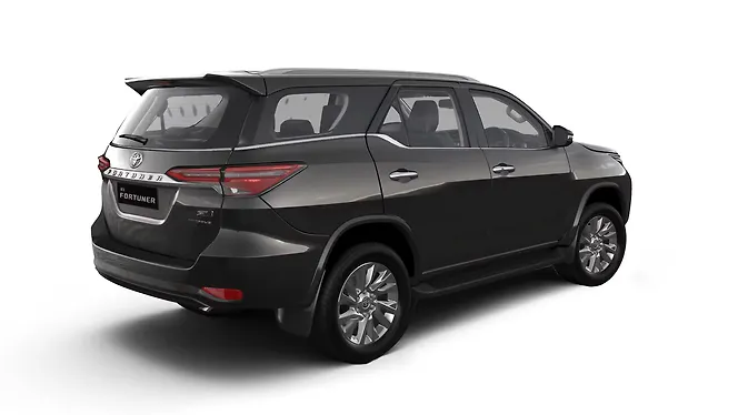 टोयोटा फ़ॉर्च्यूनर राइट रियर थ्री क्वार्टर